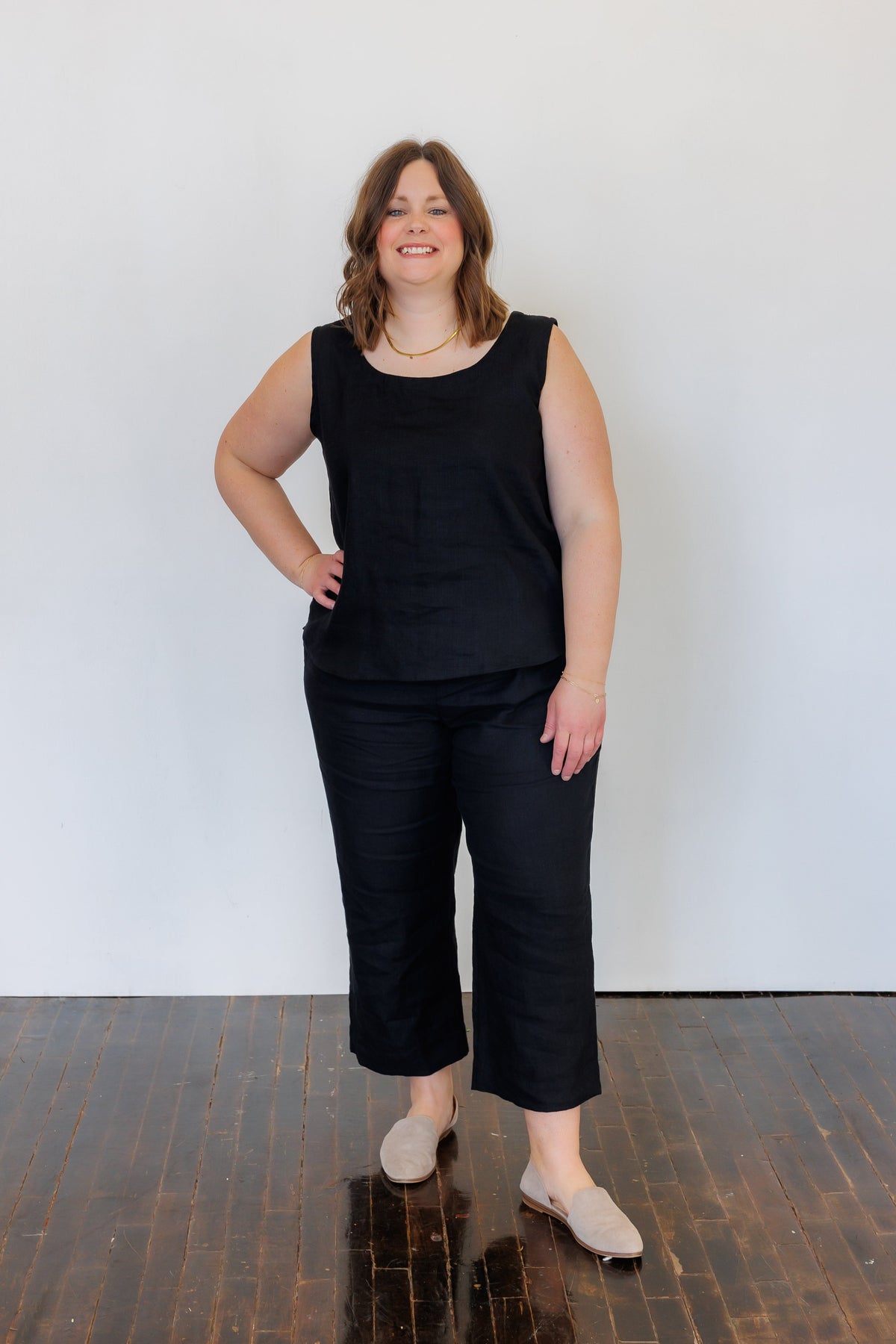 The Harmony Reversible Top in Black Linen